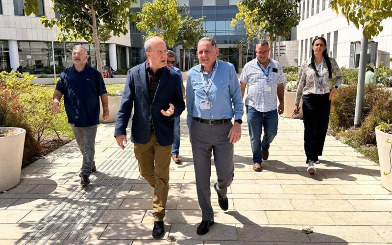 ד"ר ברנבוים וד"ר לסרי. צילום: שמואל דוד
