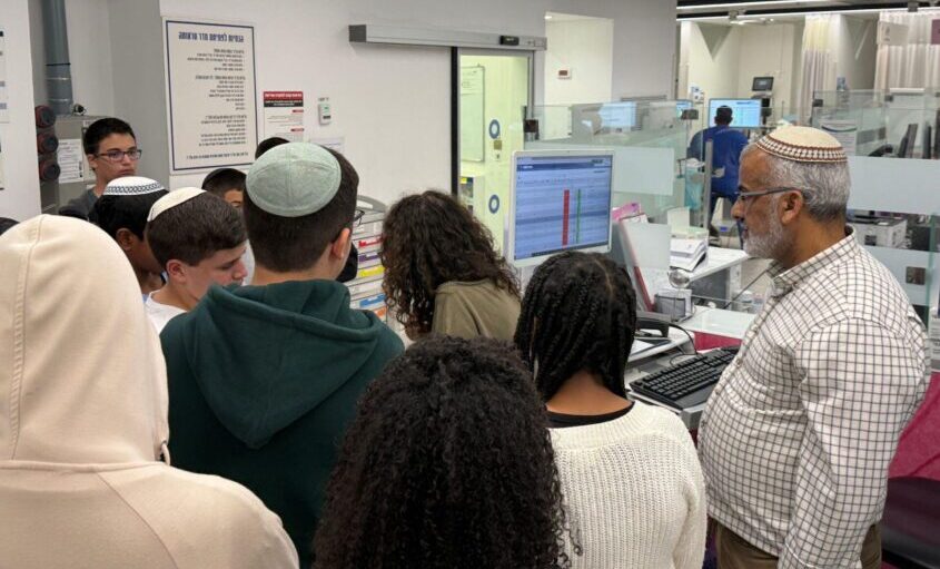 תלמידי אמית י' באסותא. צילום: שמעון ביטון