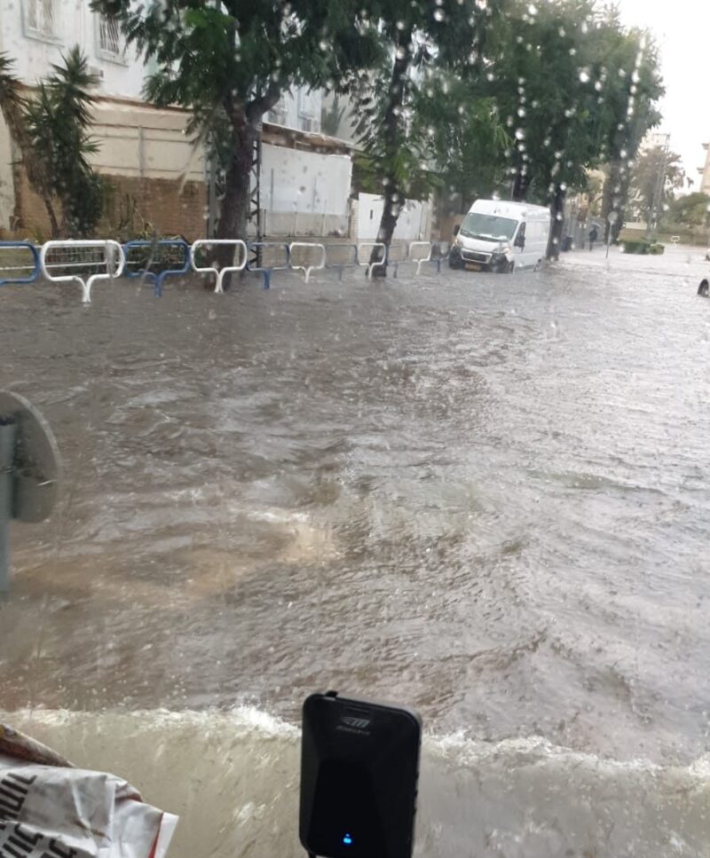 הצפה ברחוב רש"י באשדוד