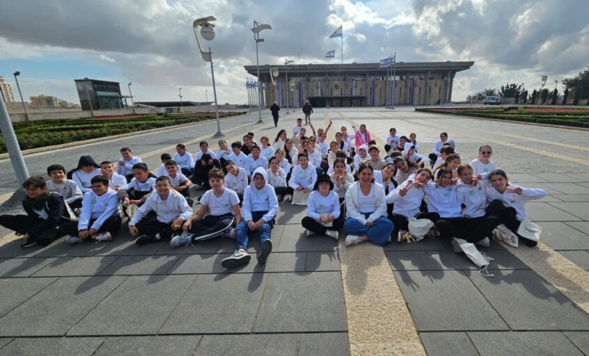 תלמידי אהוד מנור בסיור בכנסת