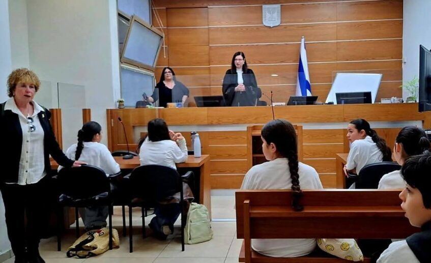 קורס 'מגשרים צעירים' באשדוד