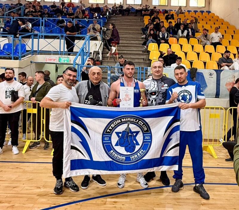 יאן זאק עם המאמן ועם נכט
