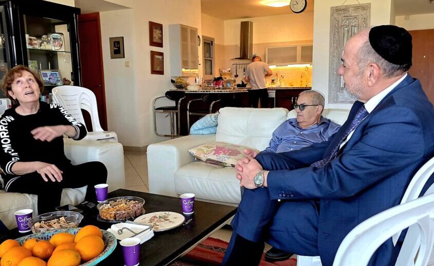 ח"כ יעקב מרגי בניחום משפחתו של אלי אללוף ז"ל