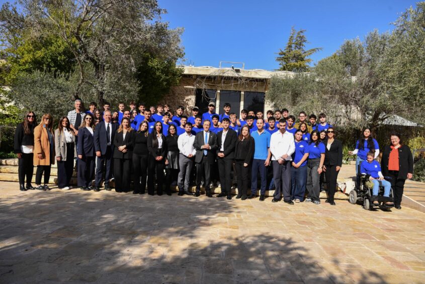 תלמידי אורט נעמי שמר בבית הנשיא