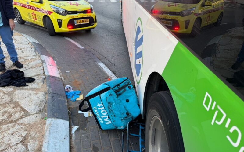 זירת התאונה ברחוב כנרת. צילום: מד"א הצלה דרום