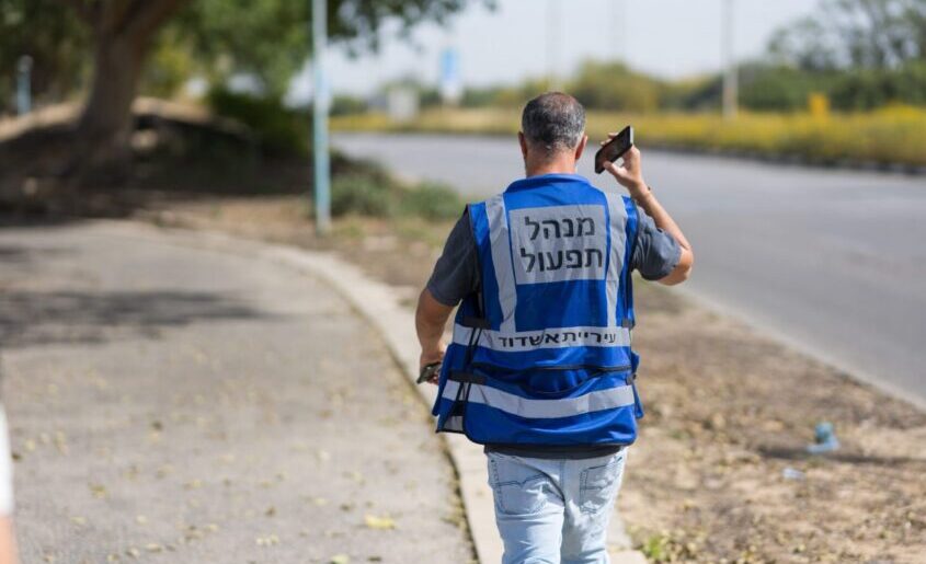 מבצע ניקוי לפסח. צילום: לירון מולדובן