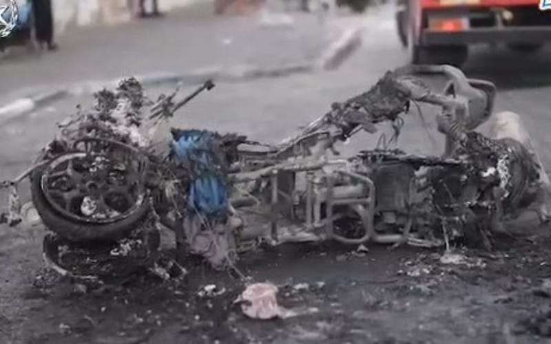 הקטנוע שהוצת. צילום: דוברות המשטרה