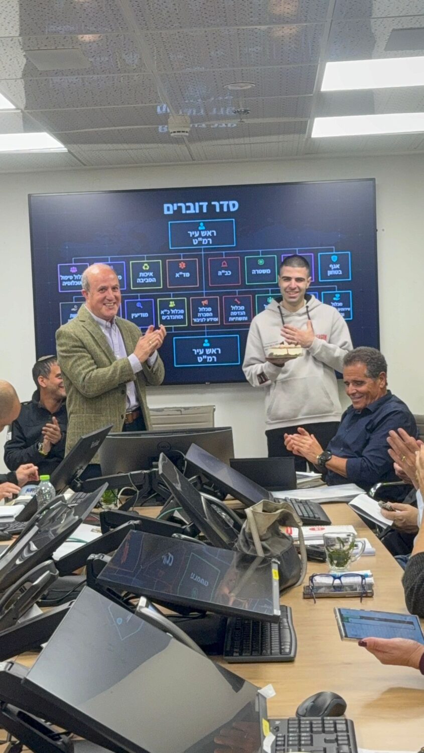 חוגגים יום הולדת בהערכת מצב. צילום: עיריית אשדוד