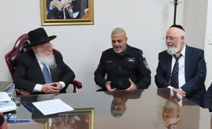 פגישת היכרות מפקד המשטרה והרב הראשי לאשדוד