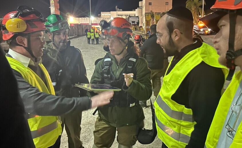 תרגיל חילוץ באשדוד. צילום: גד שפרר