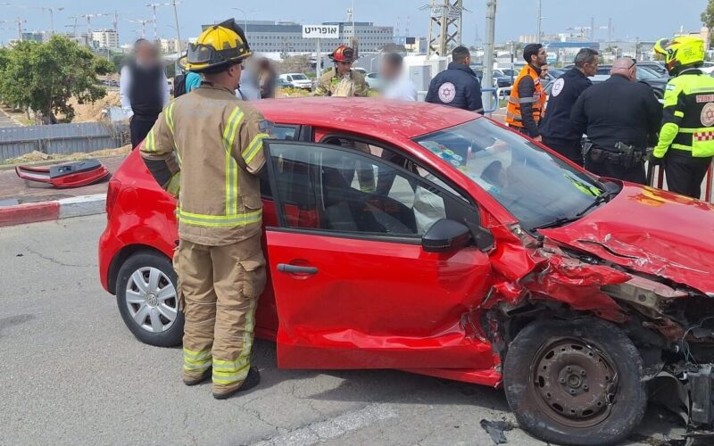 זירת התאונה בשד' בני ברית. צילום: איחוד הצלה