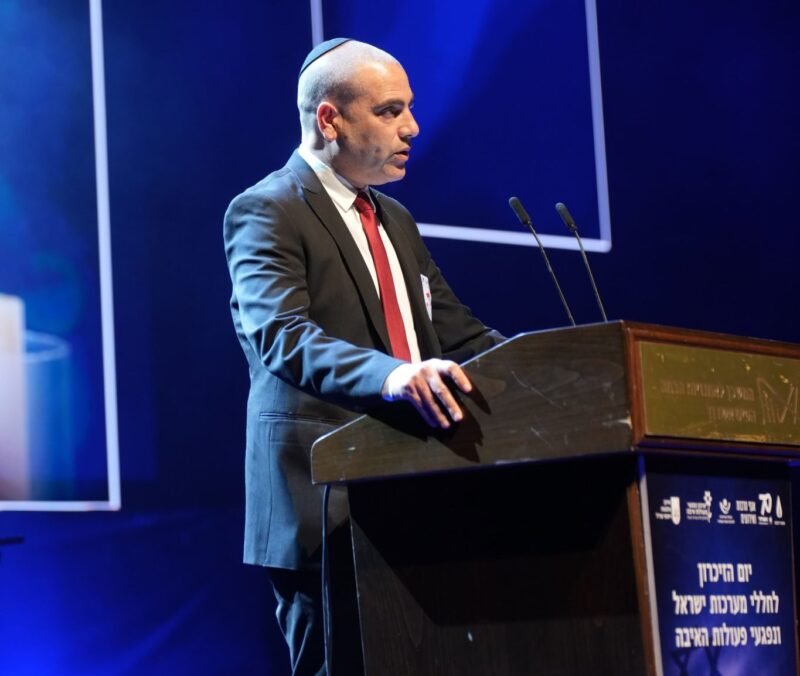 ח"כ אופיר כץ בטקס יום הזיכרון. צילום: טים &ODREY