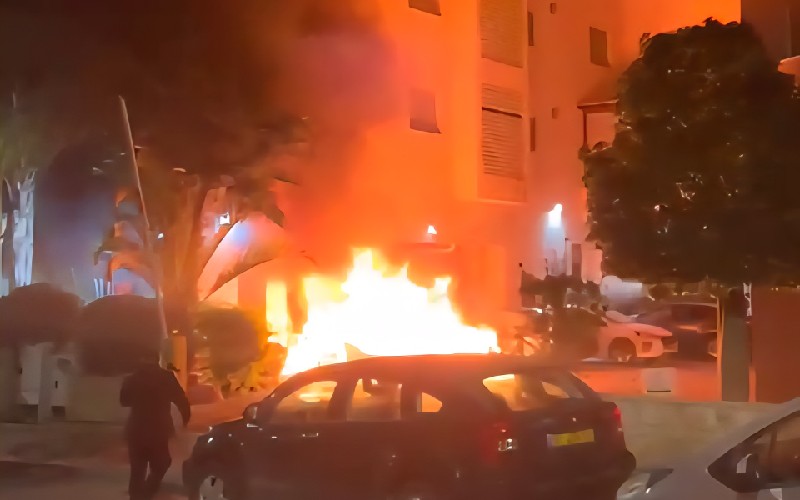 רכב עולה באש. צילום ארכיון