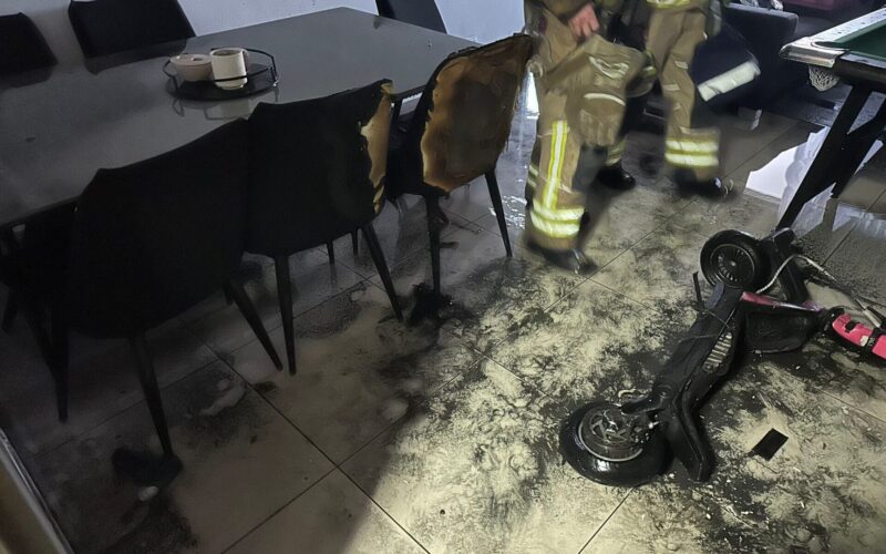 זירת השריפה ברחוב רוגוזין. צילום: כב"ה