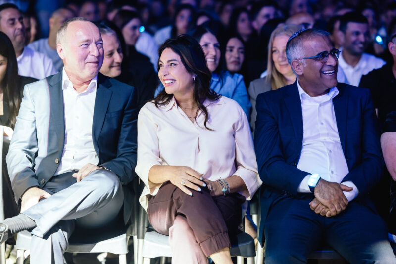 השרה רגב עם מנכ"ל ויו"ר הנמל באירוע 60 שנה לנמל אשדוד. צילום: גיא סידי, אקליפס מדיה