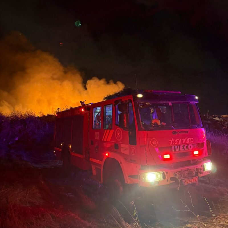 השריפה בגן יבנה. צילום: כב"ה