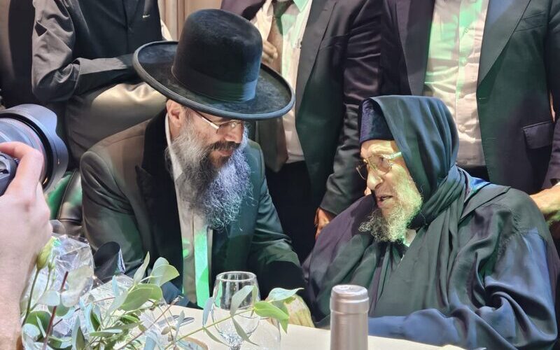 הבבא ברוך והרנטגן, אמש. צילום: פרטי
