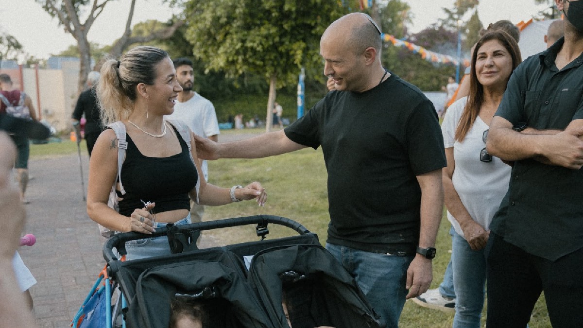 נפתלי בנט בסיור. צילום: איתי שקד