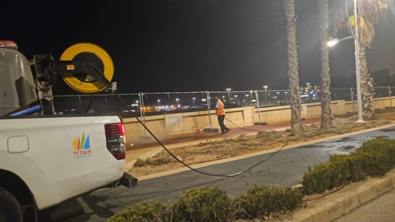 ניקיון לאחר הפסטיבל. צילום: שמואל דוד