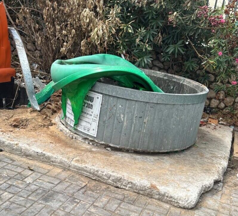 הפח שהוצת ברחוב רשב"י