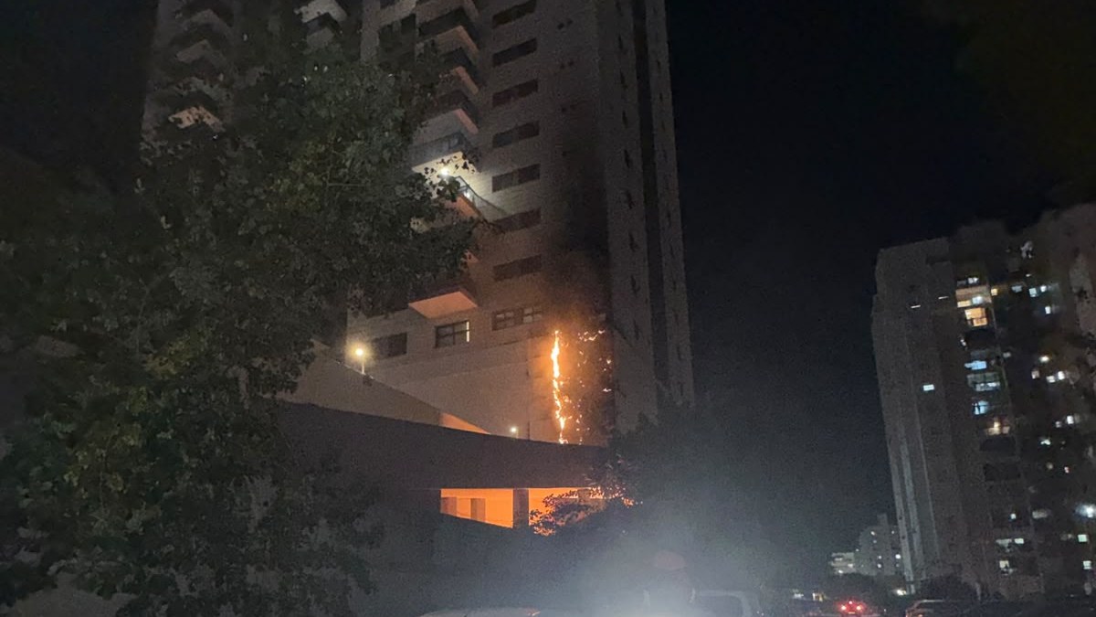 שריפה בבניין ברחוב יקינטון באשדוד