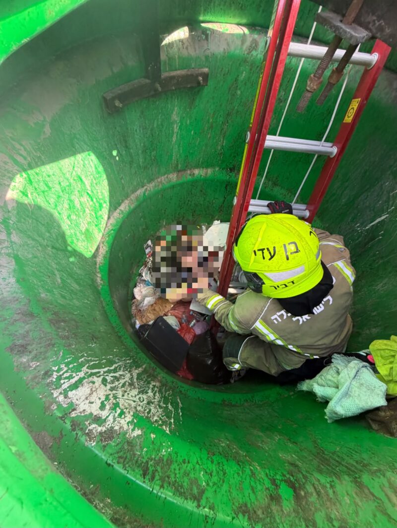 הפח בו אותרה הקשישה. צילום: כב"ה