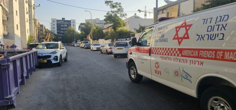 זירת התאונה ברחוב נתן אלבז. צילום: כונני תגובה מידית מד"א