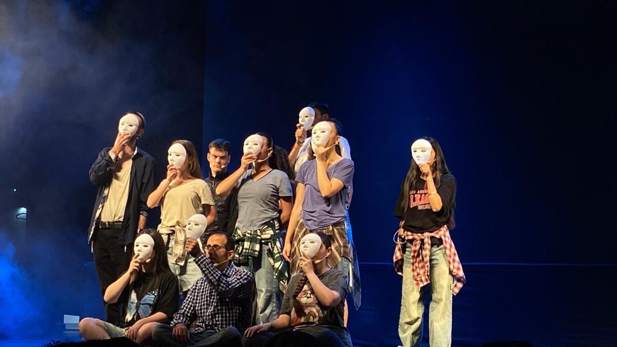 תיאטרון פלסטלינה בצבעים. צילום: יחצ