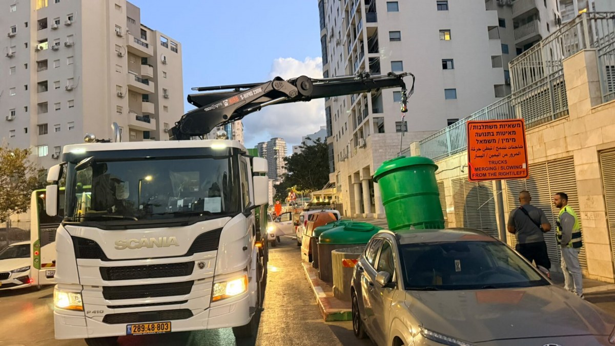 המשאיות החדשות באשדוד. צילום: עיריית אשדוד