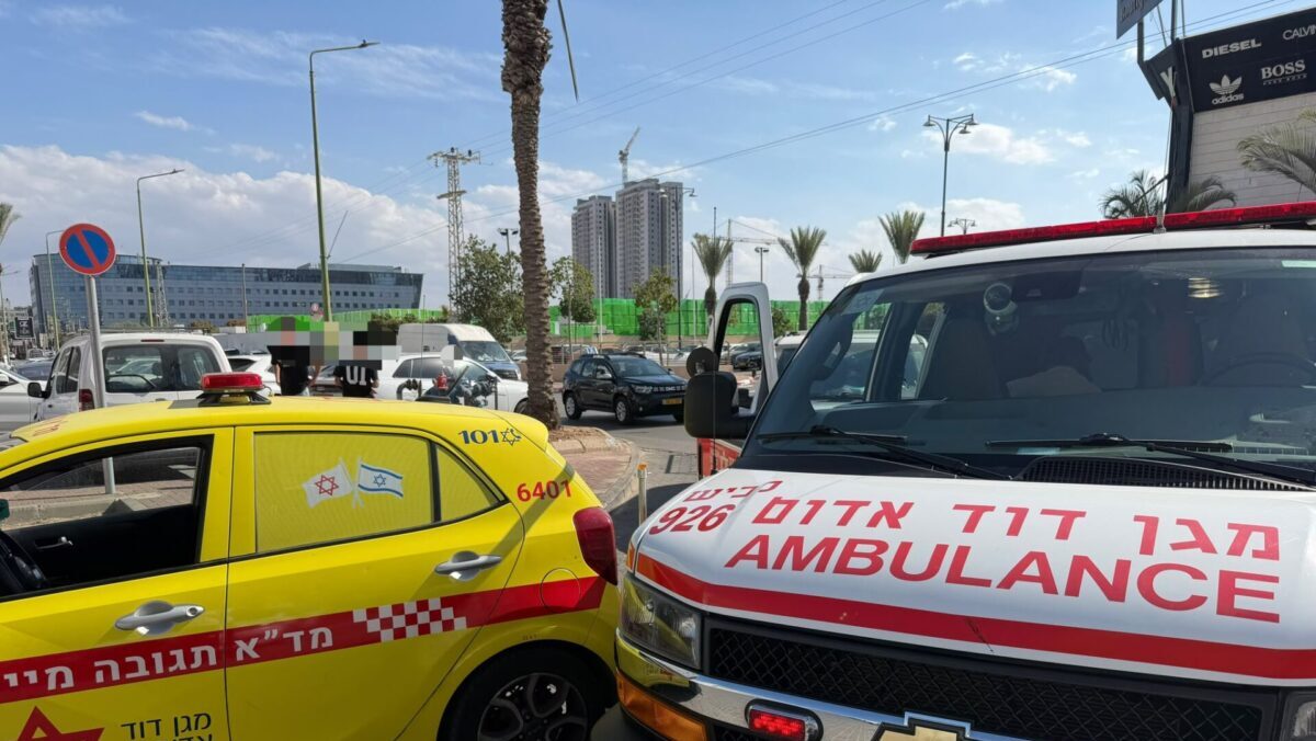 זירת התאונה ברחוב האורגים. צילום: מד"א